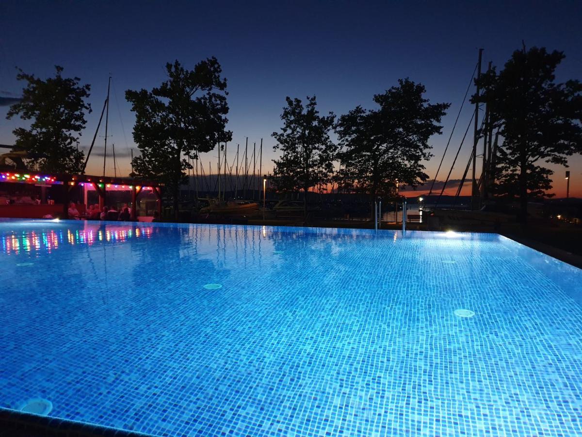 Butique Apartman Balatonlelle Luaran gambar