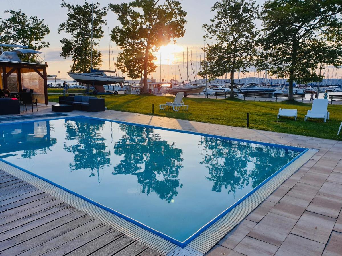 Butique Apartman Balatonlelle Luaran gambar