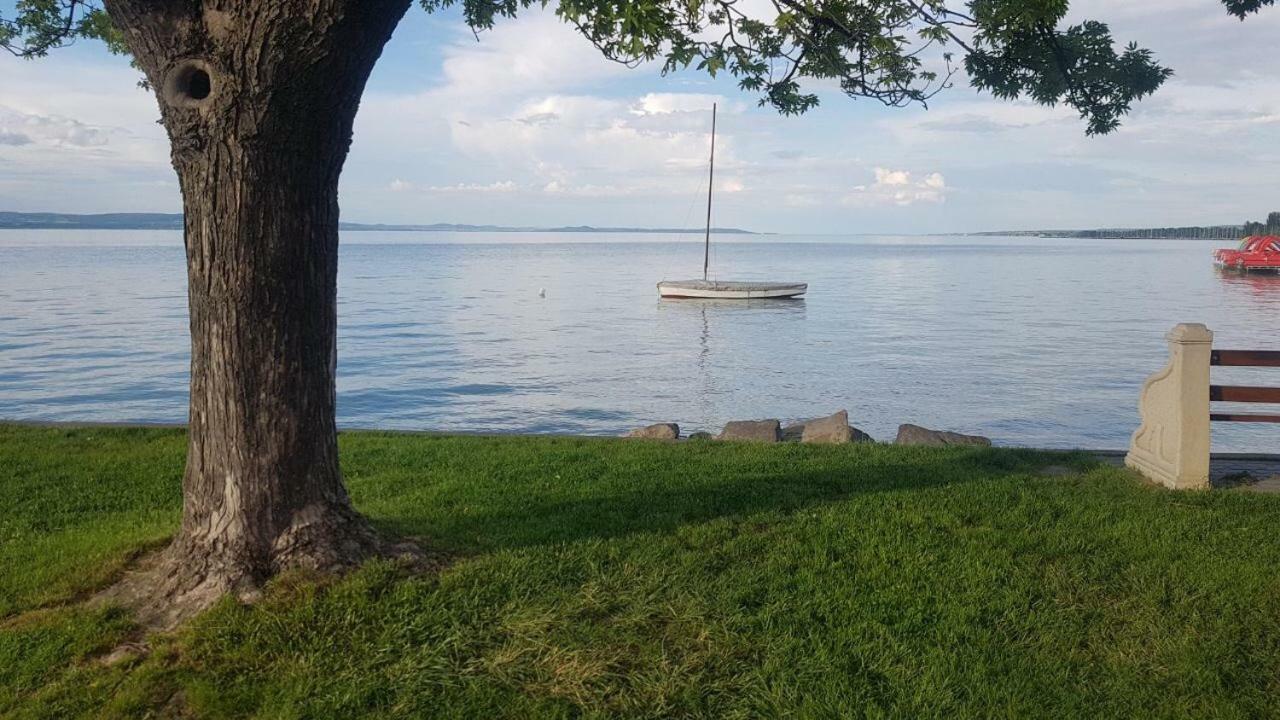 Butique Apartman Balatonlelle Luaran gambar