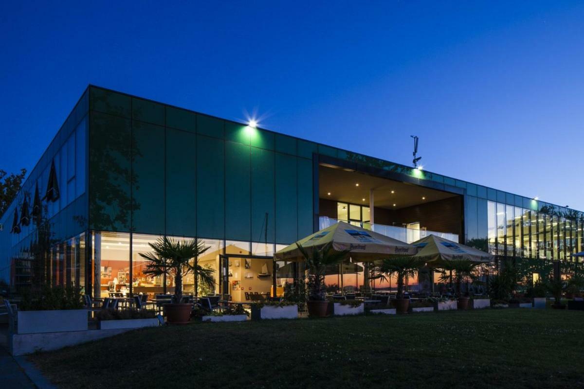 Butique Apartman Balatonlelle Luaran gambar
